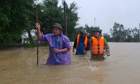 Nghệ An: Mưa lớn, thủy điện xả lũ khiến 2 người mất tích